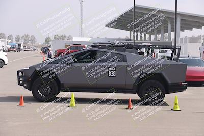 media/Oct-19-2025-Speed Ventures (Sun) [[a6e7fe67be]]/Around the Pits/